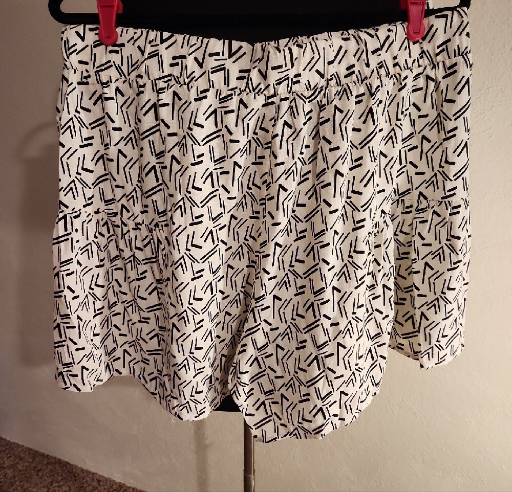 Gee Gee White Printed Tie Waist Short Set Size 2XL NWOT - Picture 5 of 7